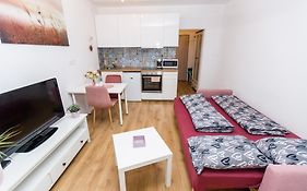 Apartment Near The Ondrej Nepela Winter Stadium